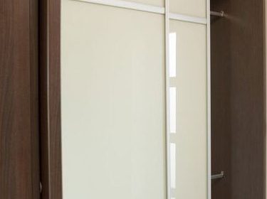 Szafa wnękowa, drzwi przesuwne, szafa z drzwiami szklanymi w ramce ALU, szkło mleczne